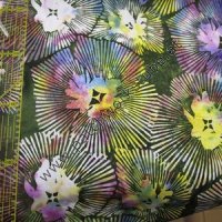 Bali Batik: Dunkelgrün mit Blumen